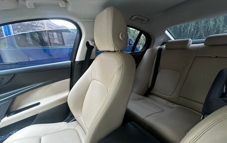 Jaguar XE I рестайлинг, 2016 год, 1 750 000 рублей, 11 фотография