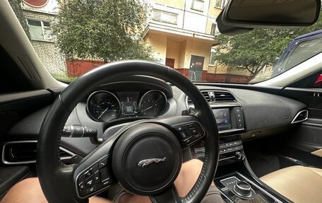 Jaguar XE I рестайлинг, 2016 год, 1 750 000 рублей, 10 фотография