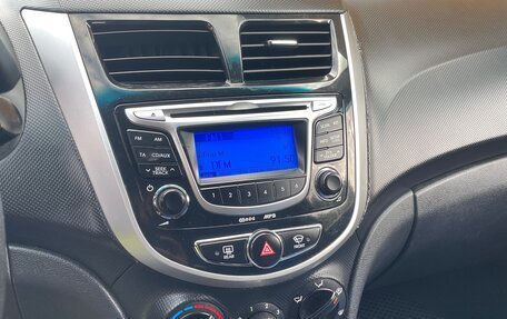 Hyundai Solaris II рестайлинг, 2012 год, 700 000 рублей, 7 фотография