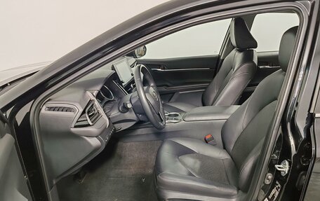 Toyota Camry, 2021 год, 3 245 000 рублей, 16 фотография