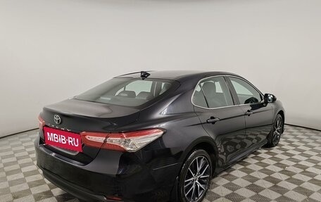 Toyota Camry, 2021 год, 3 245 000 рублей, 5 фотография