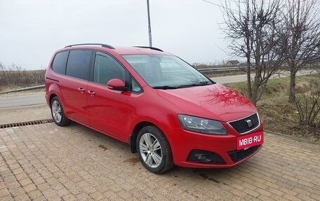SEAT Alhambra II рестайлинг, 2013 год, 1 100 000 рублей, 3 фотография