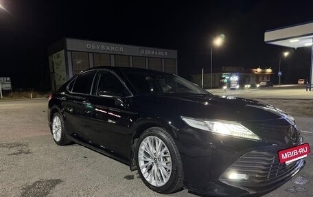 Toyota Camry, 2018 год, 2 400 000 рублей, 2 фотография