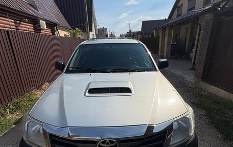 Toyota Hilux VII, 2014 год, 2 550 000 рублей, 2 фотография