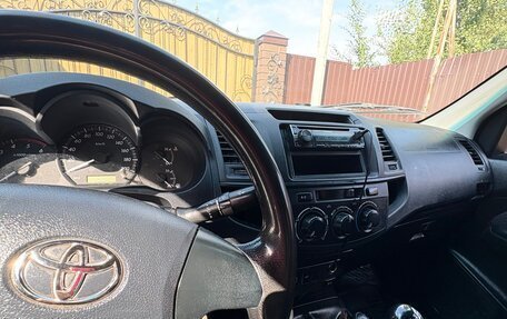 Toyota Hilux VII, 2014 год, 2 550 000 рублей, 8 фотография