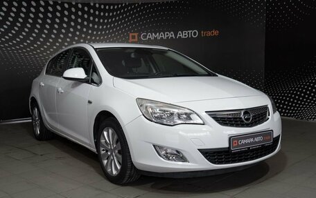 Opel Astra J, 2010 год, 696 000 рублей, 3 фотография