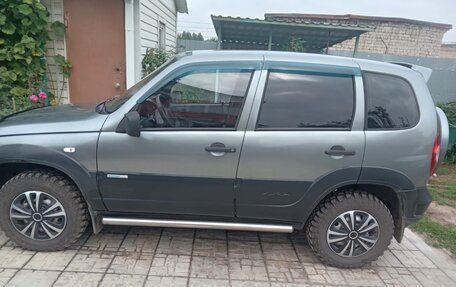 Chevrolet Niva I рестайлинг, 2011 год, 490 000 рублей, 2 фотография