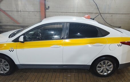 Hyundai Solaris II рестайлинг, 2018 год, 750 000 рублей, 2 фотография