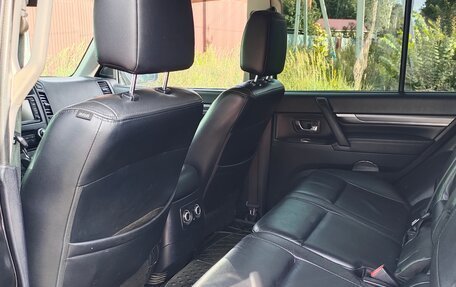 Mitsubishi Pajero IV, 2011 год, 1 950 000 рублей, 7 фотография