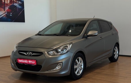 Hyundai Solaris II рестайлинг, 2011 год, 700 000 рублей, 1 фотография