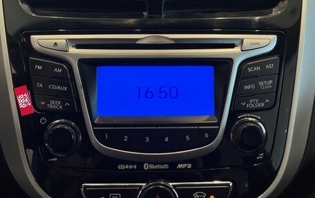 Hyundai Solaris II рестайлинг, 2011 год, 700 000 рублей, 4 фотография