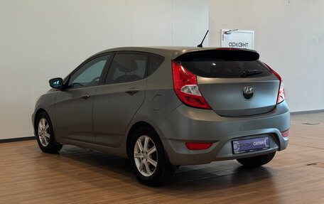 Hyundai Solaris II рестайлинг, 2011 год, 700 000 рублей, 16 фотография
