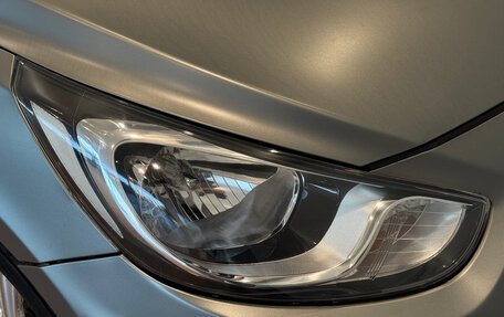 Hyundai Solaris II рестайлинг, 2011 год, 700 000 рублей, 21 фотография