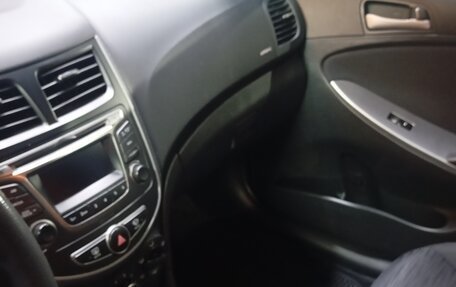 Hyundai Solaris II рестайлинг, 2015 год, 900 000 рублей, 12 фотография