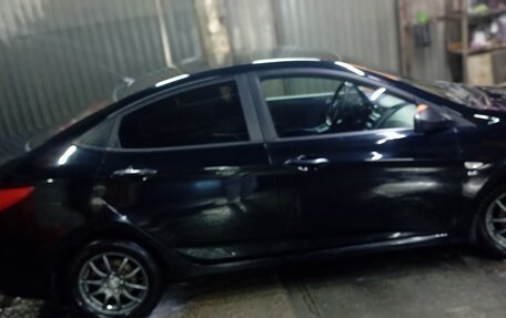 Hyundai Solaris II рестайлинг, 2015 год, 900 000 рублей, 28 фотография
