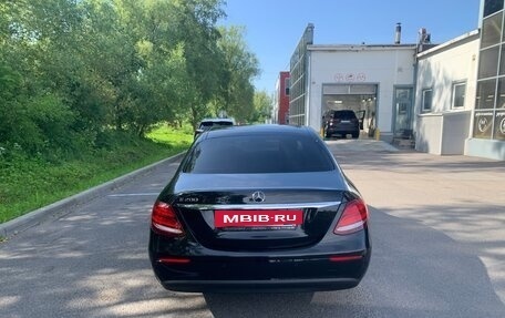 Mercedes-Benz E-Класс, 2019 год, 2 350 000 рублей, 6 фотография