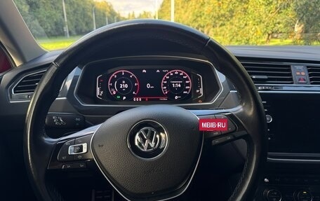 Volkswagen Tiguan II, 2019 год, 2 430 000 рублей, 13 фотография