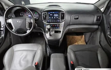 Hyundai Grand Starex Grand Starex I рестайлинг 2, 2021 год, 2 600 000 рублей, 7 фотография