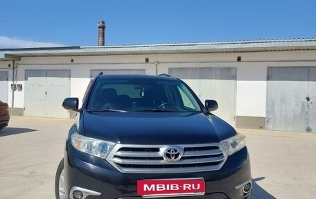 Toyota Highlander III, 2012 год, 2 485 000 рублей, 2 фотография