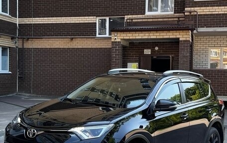 Toyota RAV4, 2018 год, 1 990 000 рублей, 2 фотография