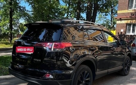 Toyota RAV4, 2018 год, 1 990 000 рублей, 10 фотография