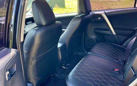 Toyota RAV4, 2018 год, 1 990 000 рублей, 25 фотография