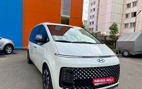 Hyundai Staria, 2022 год, 5 450 000 рублей, 3 фотография
