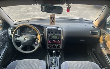 Toyota Avensis III рестайлинг, 2001 год, 490 000 рублей, 15 фотография