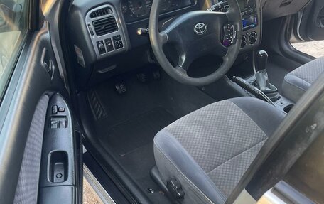 Toyota Avensis III рестайлинг, 2001 год, 490 000 рублей, 17 фотография