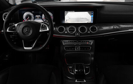 Mercedes-Benz E-Класс, 2017 год, 2 800 000 рублей, 19 фотография