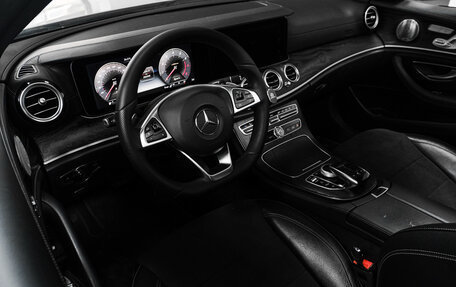Mercedes-Benz E-Класс, 2017 год, 2 800 000 рублей, 26 фотография