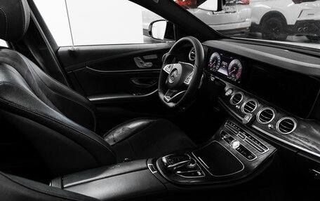 Mercedes-Benz E-Класс, 2017 год, 2 800 000 рублей, 27 фотография