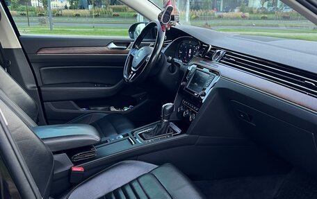 Volkswagen Passat B8 рестайлинг, 2017 год, 1 950 000 рублей, 6 фотография