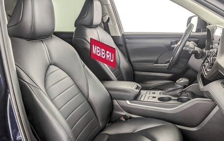 Toyota Highlander, 2020 год, 4 600 000 рублей, 23 фотография