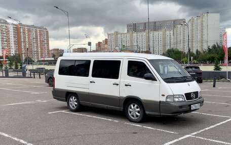 SsangYong Istana, 2003 год, 440 000 рублей, 2 фотография