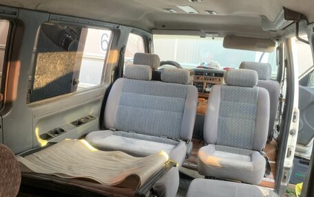 SsangYong Istana, 2003 год, 440 000 рублей, 27 фотография