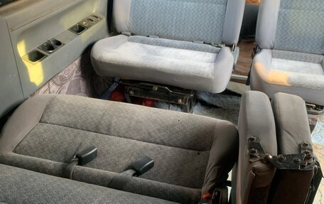 SsangYong Istana, 2003 год, 440 000 рублей, 29 фотография