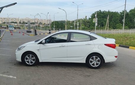 Hyundai Solaris II рестайлинг, 2013 год, 850 000 рублей, 1 фотография