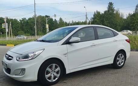 Hyundai Solaris II рестайлинг, 2013 год, 850 000 рублей, 5 фотография