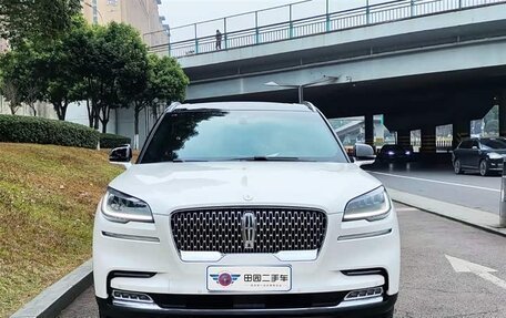 Lincoln Aviator II, 2022 год, 4 710 000 рублей, 2 фотография