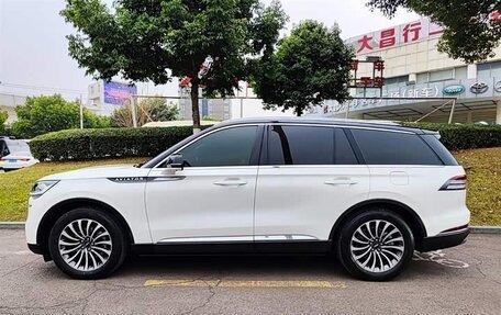 Lincoln Aviator II, 2022 год, 4 710 000 рублей, 3 фотография
