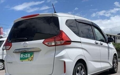 Honda Freed II, 2022 год, 1 550 000 рублей, 3 фотография