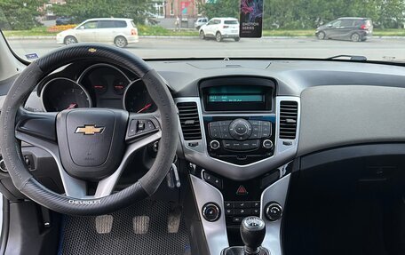 Chevrolet Cruze II, 2012 год, 800 000 рублей, 9 фотография