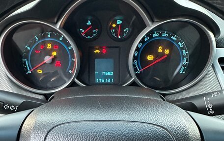 Chevrolet Cruze II, 2012 год, 800 000 рублей, 10 фотография