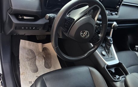 Toyota RAV4, 2021 год, 3 900 000 рублей, 8 фотография