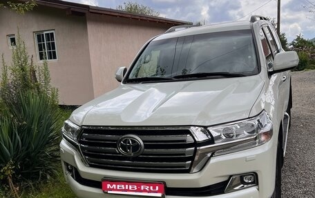 Toyota Land Cruiser 200, 2020 год, 8 700 000 рублей, 3 фотография