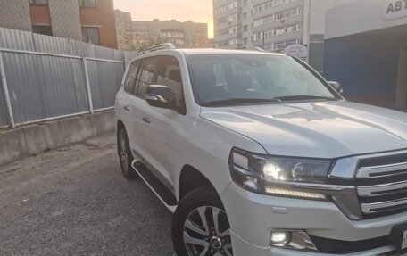 Toyota Land Cruiser 200, 2017 год, 7 500 000 рублей, 2 фотография