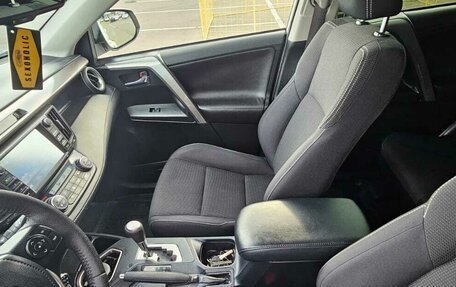 Toyota RAV4, 2016 год, 1 990 000 рублей, 14 фотография
