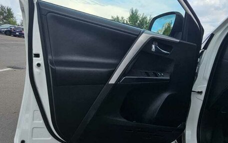 Toyota RAV4, 2016 год, 1 990 000 рублей, 11 фотография
