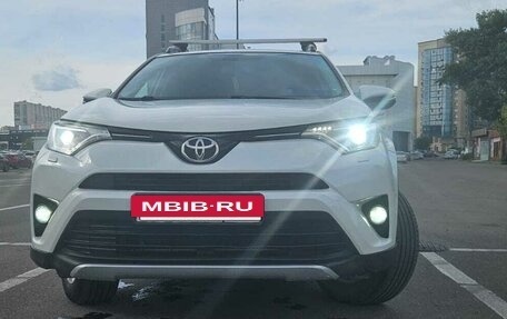 Toyota RAV4, 2016 год, 1 990 000 рублей, 6 фотография